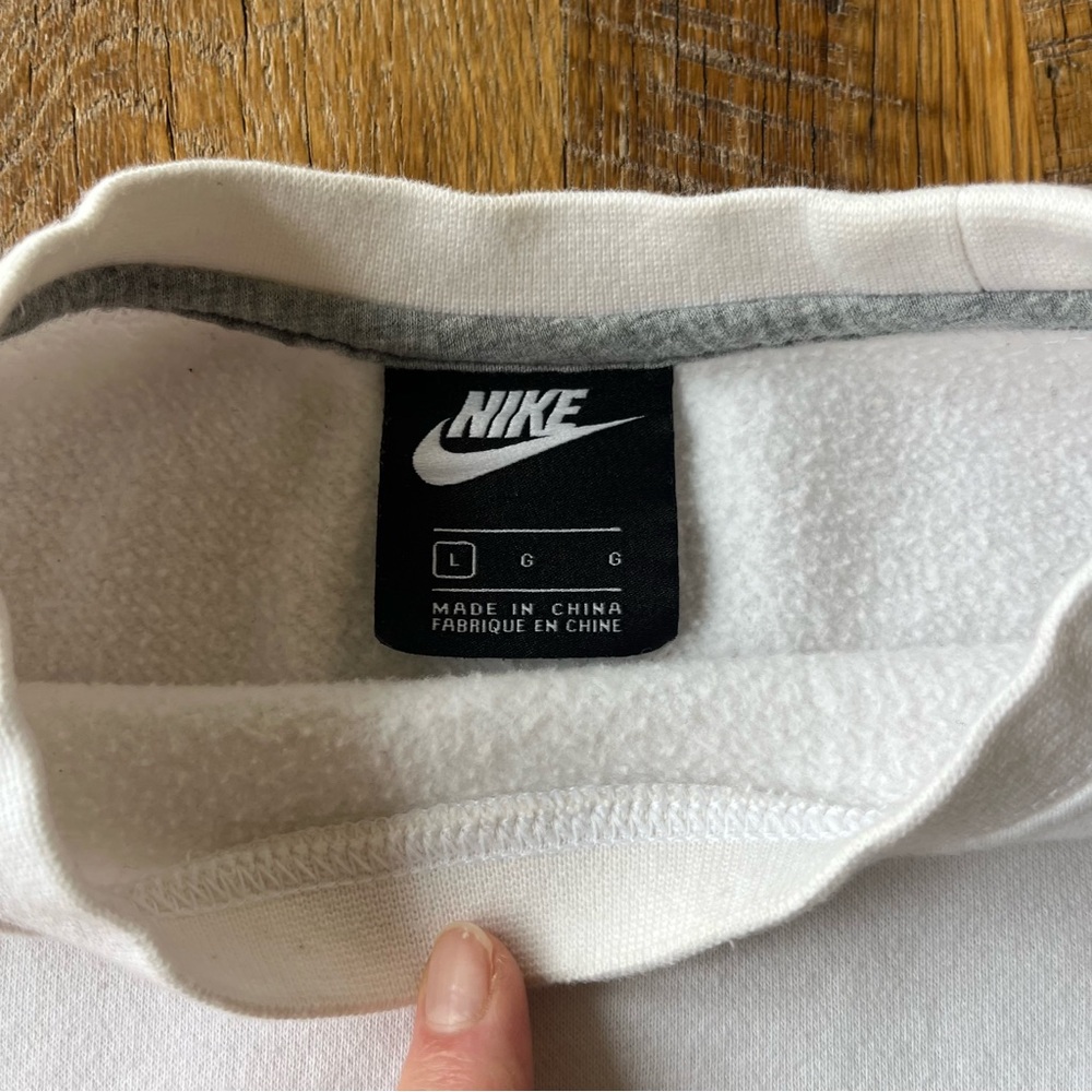 Nike Just Do It White Crewneck Sweatshirt Size L Logo Graphic Pullover - Picture 2 of 5